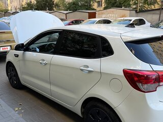 2015 Kia Rio III Рестайлинг, белый, 1100000 рублей, вид 4