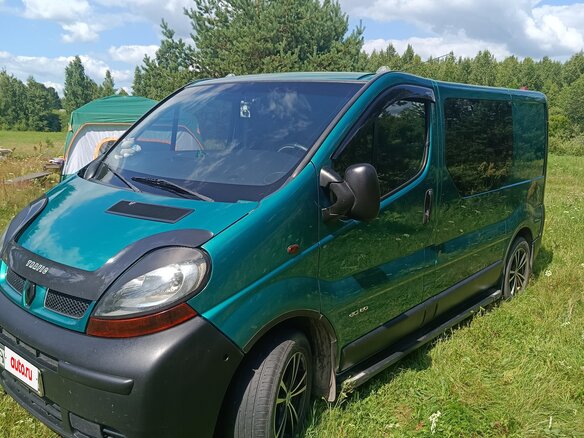 2004 Renault Trafic II, зелёный, 1600000 рублей - вид 2