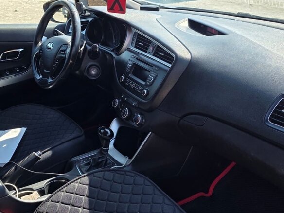 2018 Kia Ceed II Рестайлинг, серый, 1000000 рублей - вид 4