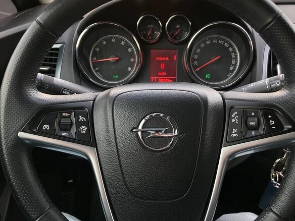 2012 Opel Astra GTC J Рестайлинг, жёлтый, 990000 рублей - вид 8