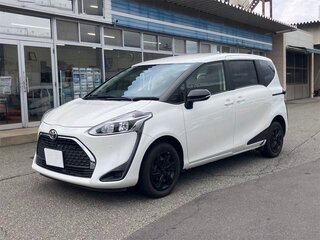 2021 Toyota Sienta II Рестайлинг, белый, 1094000 рублей, вид 3
