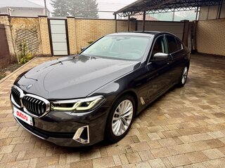2021 BMW 5 серии 520i VII (G30/G31/G38) Рестайлинг, чёрный, 5000000 рублей, вид 3