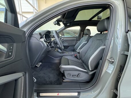 2026 Audi Q3 45 TFSI II (F3), серый, 5700000 рублей, вид 2