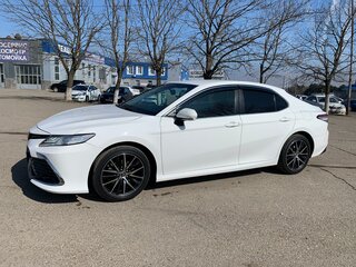 2018 Toyota Camry VIII (XV70), белый, 2300000 рублей, вид 2
