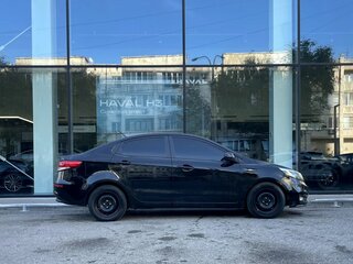 2015 Kia Rio III Рестайлинг, чёрный, 890000 рублей, вид 4