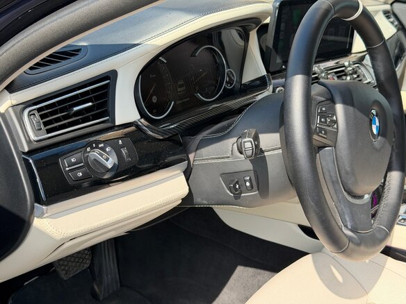 2012 BMW 7 серии Long 740Li xDrive V (F01/F02/F04) Рестайлинг, синий, 1900000 рублей - вид 22