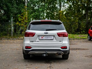 2019 Kia Sorento III Prime Рестайлинг, белый, 3050000 рублей, вид 4