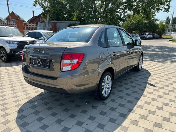 2026 Lada (ВАЗ) Granta I Рестайлинг, коричневый, 1114000 рублей - вид 3