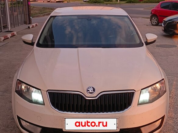 2014 Skoda Octavia III (A7), белый, 600000 рублей