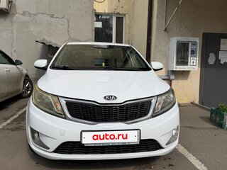 2014 Kia Rio 6-speed III, белый, 800000 рублей, вид 5