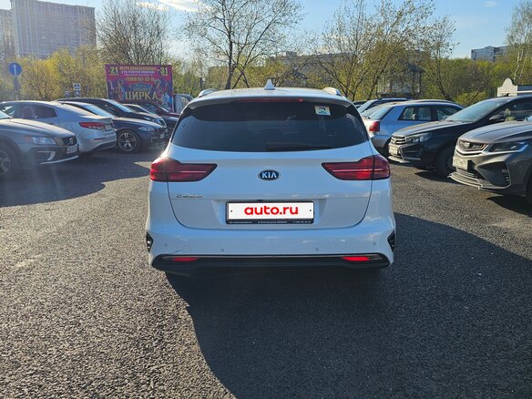 2019 Kia Ceed III, белый, 1590000 рублей - вид 2