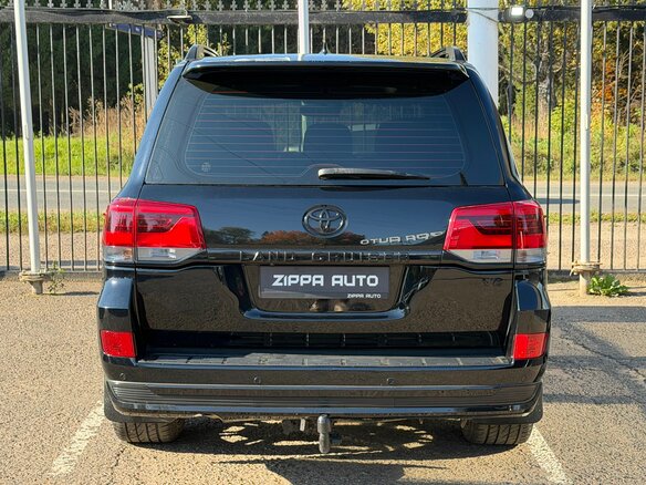 2015 Toyota Land Cruiser 200 Series Рестайлинг 2, чёрный, 4599000 рублей - вид 4