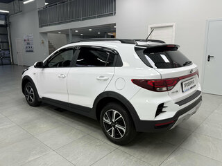 2021 Kia Rio X IV Рестайлинг, белый, 1799000 рублей, вид 4