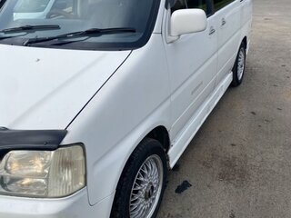 1999 Honda Stepwgn I Рестайлинг, белый, 480000 рублей, вид 1
