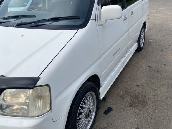 1999 Honda Stepwgn I Рестайлинг, белый, 480000 рублей