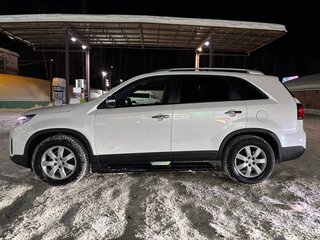 2015 Kia Sorento II Рестайлинг, белый, 1800000 рублей, вид 3