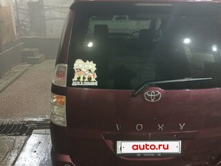2002 Toyota Voxy I (R60), красный, 750000 рублей, вид 4