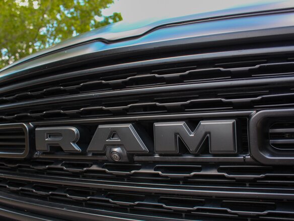 2023 Ram 1500 Crew Cab V, чёрный, 7700000 рублей - вид 20