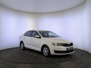 2019 Skoda Rapid I Рестайлинг, белый, 885000 рублей, вид 3
