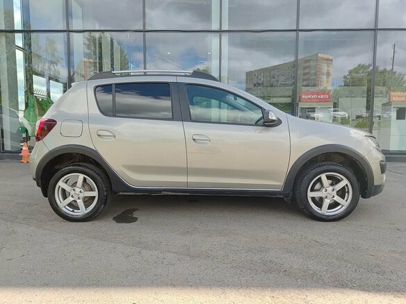 2017 Renault Sandero Stepway II, бежевый - вид 3