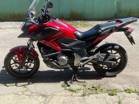 2013 Honda NC 700X, красный, 600000 рублей, вид 1