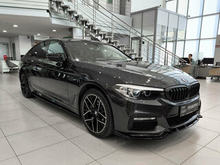 2018 BMW 5 серии 520d xDrive VII (G30/G31/G38), чёрный, 2750000 рублей, вид 3