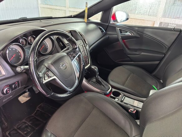 2010 Opel Astra J, красный - вид 7
