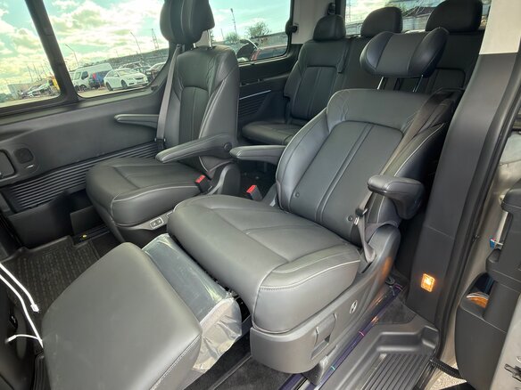 2024 Hyundai Staria I, серебристый - вид 13
