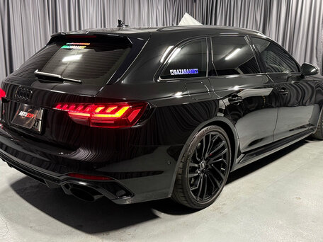 2021 Audi RS 4 IV (B9) Рестайлинг, чёрный, 7650000 рублей, вид 3