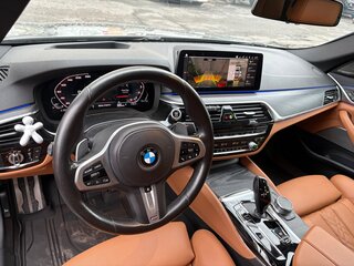2021 BMW 5 серии 540i xDrive VII (G30/G31/G38) Рестайлинг, серый, 6100000 рублей, вид 4