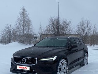 2020 Volvo V60 Cross Country II, коричневый, 3450000 рублей, вид 1