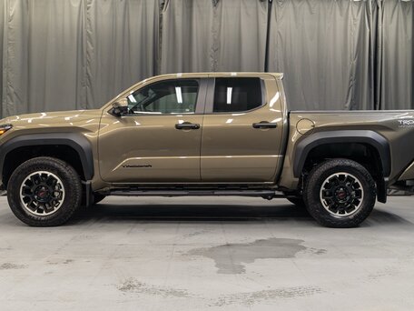 2026 Toyota Tacoma IV, коричневый, 8590000 рублей, вид 3