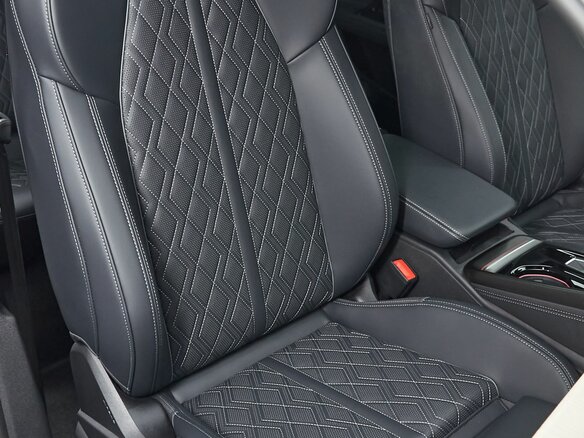 2025 Audi Q5 40 TFSI III (GU), чёрный, 6499000 рублей - вид 20