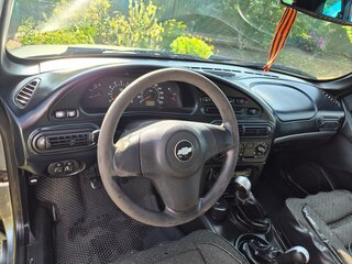 2010 Chevrolet Niva I Рестайлинг, серый, 590000 рублей, вид 3