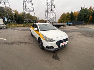 2018 Hyundai Solaris II, белый, 680000 рублей, вид 2
