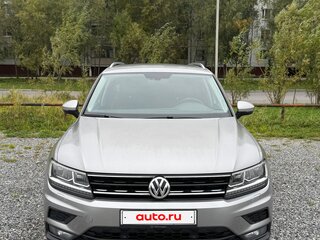 2017 Volkswagen Tiguan II, серебристый, 2150000 рублей, вид 2