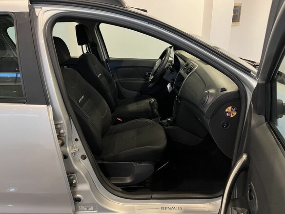2015 Renault Sandero Stepway II, серебристый, 860000 рублей - вид 28