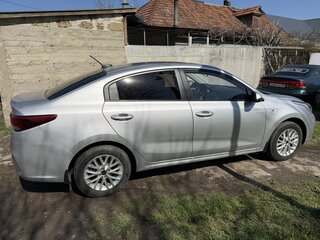 2018 Kia Rio IV, серебристый, 1370000 рублей, вид 5