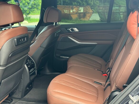 2021 BMW X7 40d I (G07), серый, 7500000 рублей - вид 12