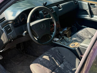 1997 Mercedes-Benz E-Класс 230 II (W210, S210), фиолетовый, 520000 рублей, вид 5