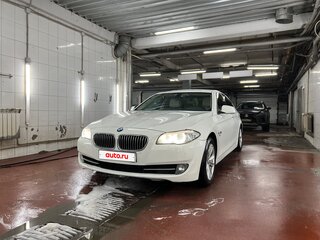 2012 BMW 5 серии 528i xDrive VI (F10/F11/F07), белый, 1950000 рублей, вид 4