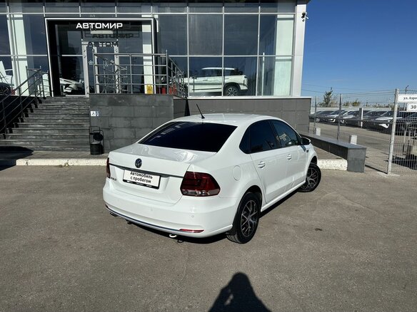2016 Volkswagen Polo V Рестайлинг, белый, 920000 рублей - вид 4