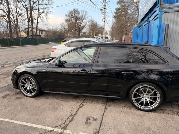 2019 Audi A4 V (B9), чёрный, 3900000 рублей - вид 4