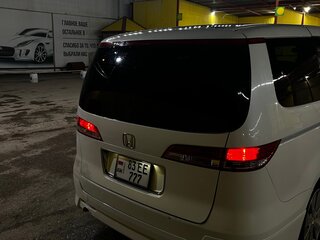 2004 Honda Elysion I, белый, 710000 рублей, вид 4