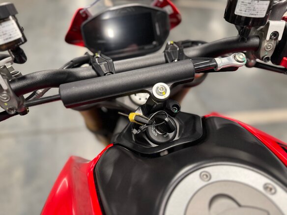 2024 Ducati Monster 937, чёрный - вид 13