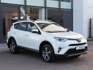 2017 Toyota RAV4 IV (XA40) Рестайлинг, белый, 2229000 рублей, вид 3