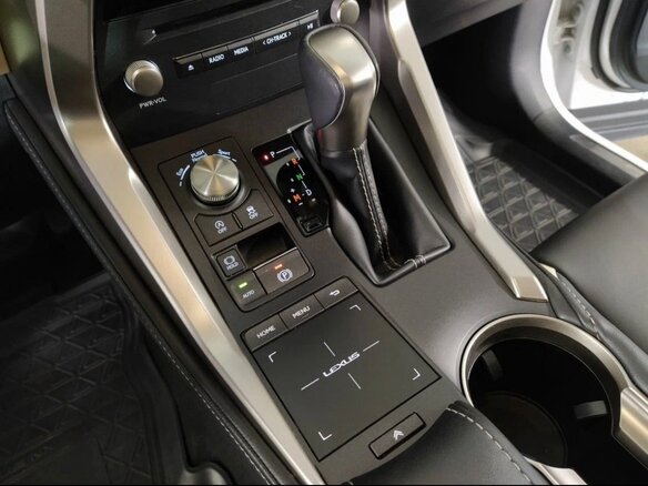 2019 Lexus NX 200 I Рестайлинг, серый, 3520000 рублей - вид 15