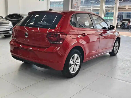 2023 Volkswagen Polo Plus (China Market), красный, 1235000 рублей, вид 2
