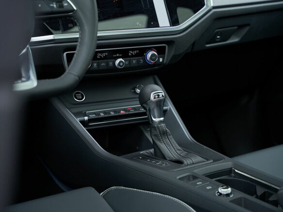 2025 Audi Q3 45 TFSI II (F3), серый, 4749900 рублей - вид 14
