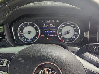 2018 Volkswagen Touareg III, белый, 5200000 рублей, вид 4